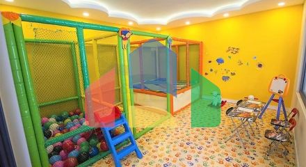 Квартира планировкой 2+1 на первой береговой линии в Махмутлар