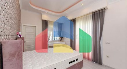 Меблированный пентхаус 4+1 с видом на море в Махмутларе