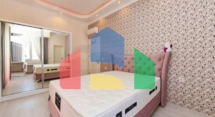 Меблированный пентхаус 4+1 с видом на море в Махмутларе