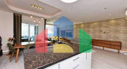 Меблированный пентхаус 4+1 с видом на море в Махмутларе