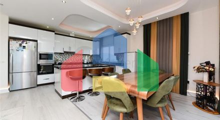 Меблированный пентхаус 4+1 с видом на море в Махмутларе