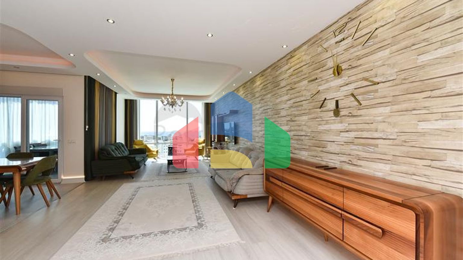 Меблированный пентхаус 4+1 с видом на море в Махмутларе