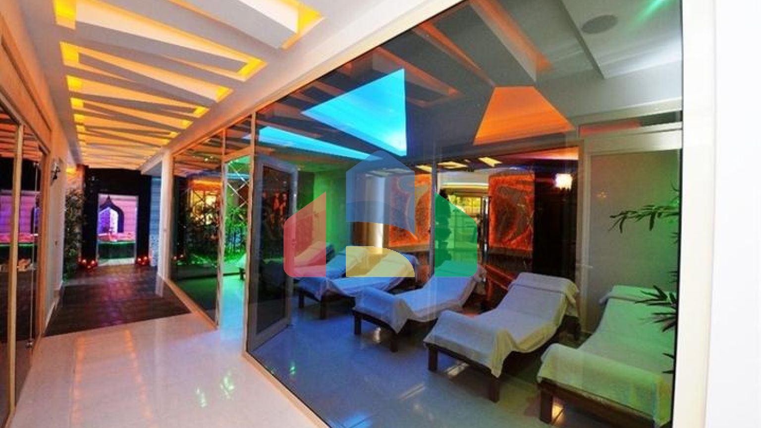 Меблированный пентхаус 4+1 с видом на море в Махмутларе