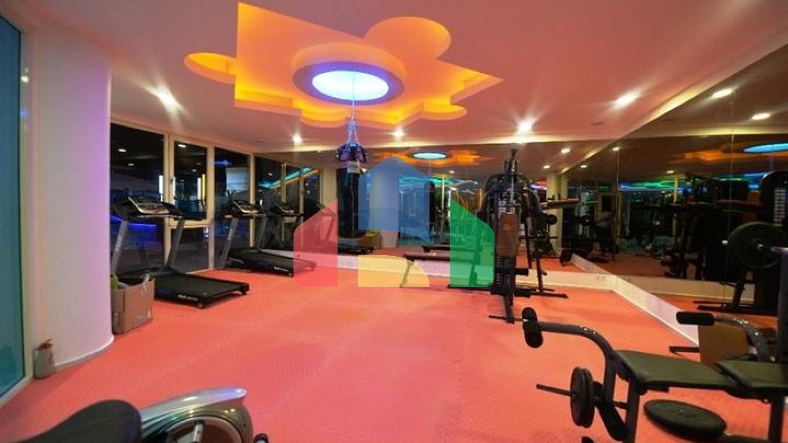 Меблированный пентхаус 4+1 с видом на море в Махмутларе