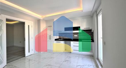 Пентхаус 2 + 1 в центрі Махмутлара з видом на гори