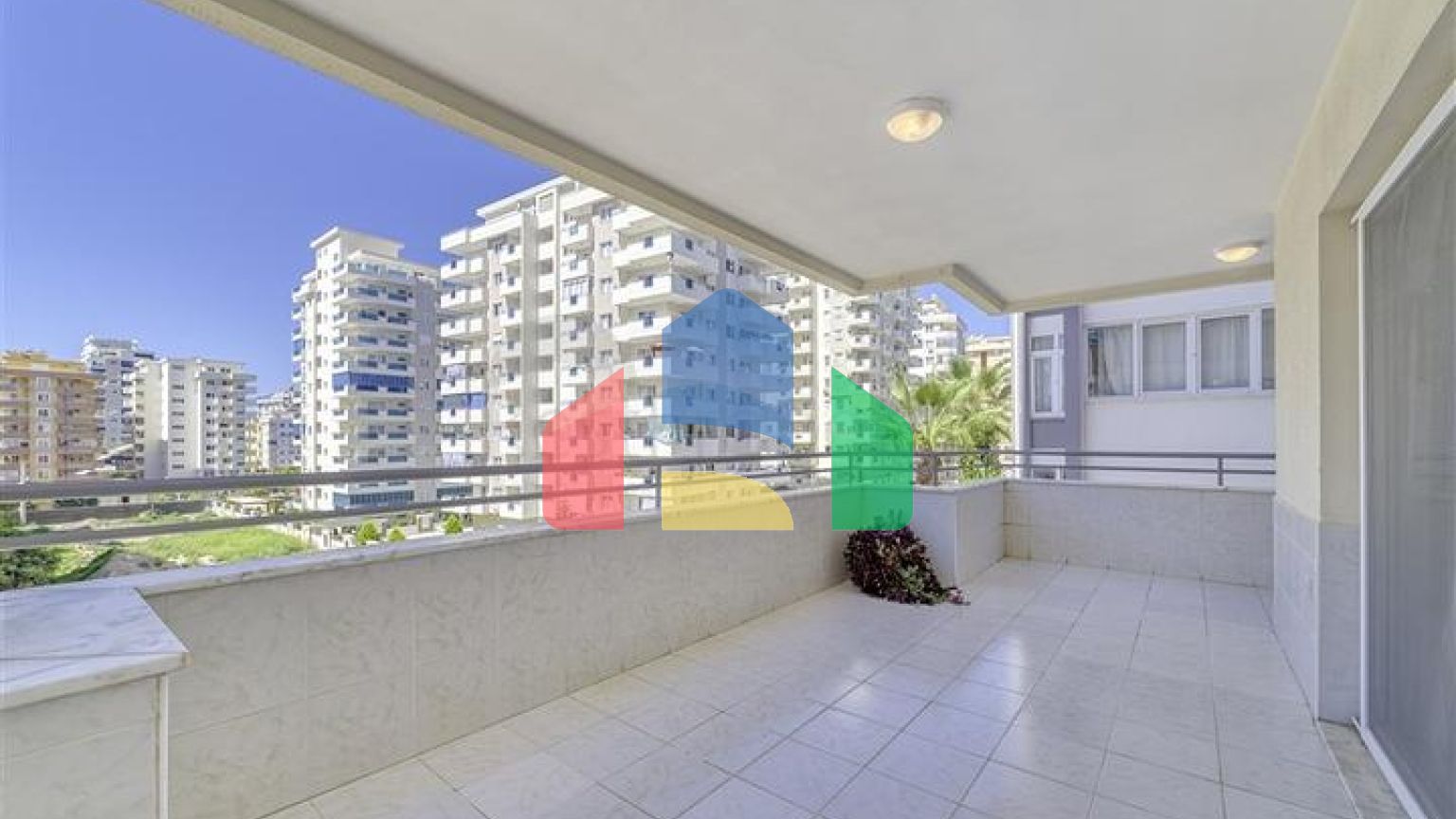 Квартира 2 + 1 в 300 м від моря в районі Махмутлар