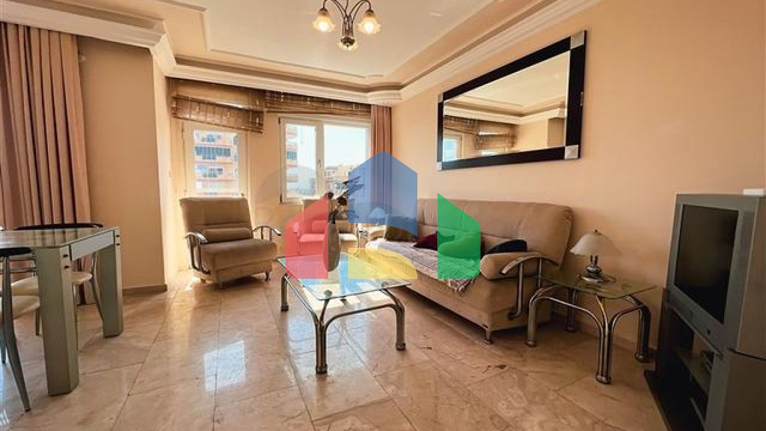 Пентхаус 3+1 с видом на море в районе Махмутлар