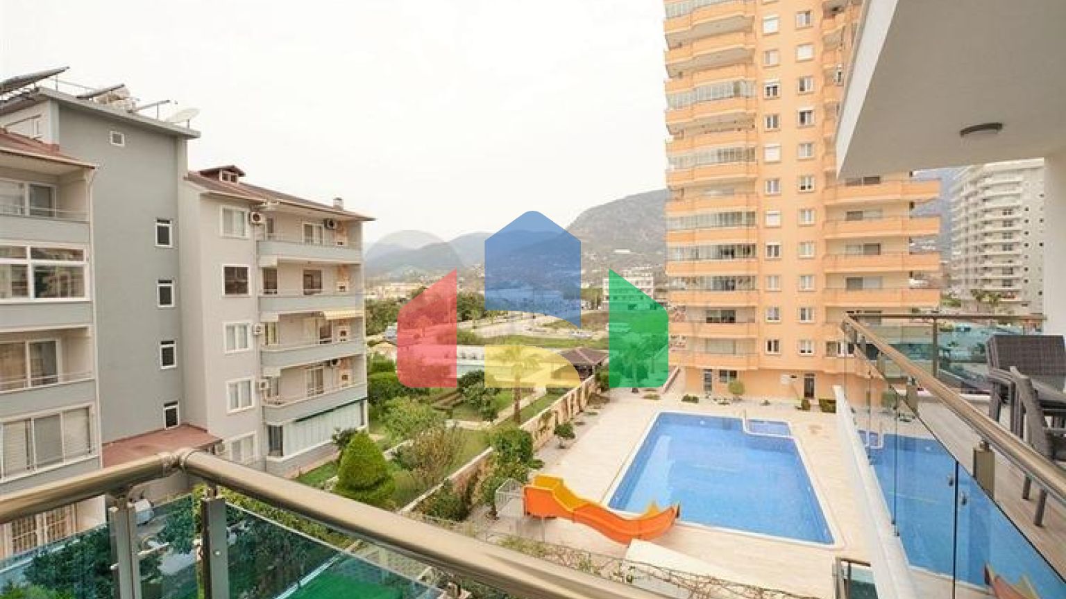 Готовая к проживанию квартира 1+1 в 200 м от моря