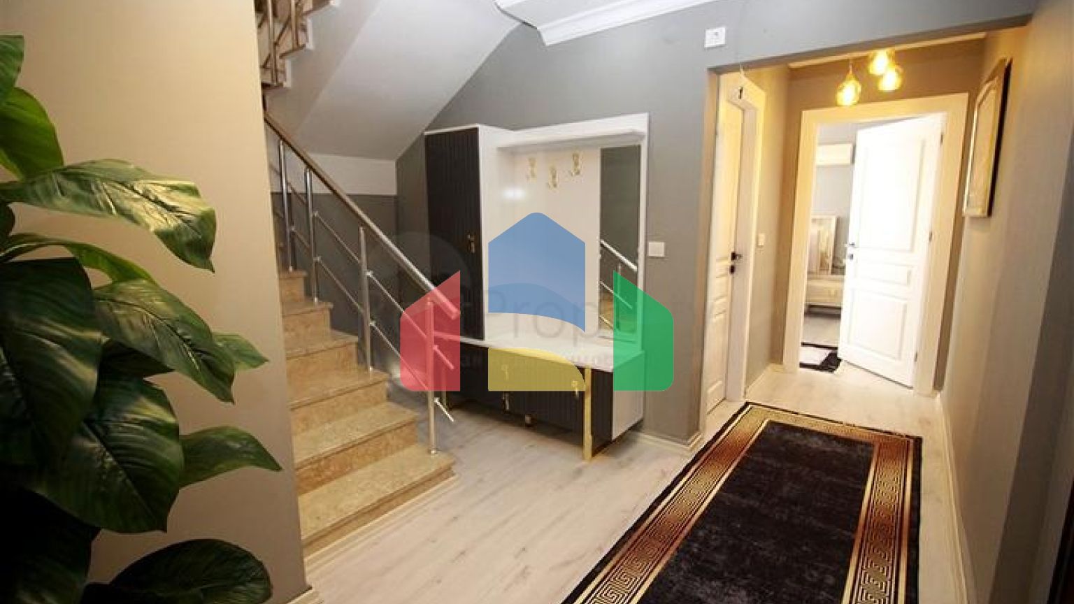 Просторий пентхаус 3 + 1 в районі Махмутлар