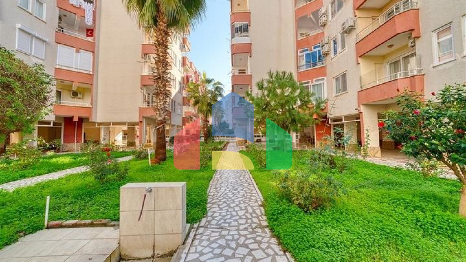 Апартаменти 1 + 1 в районі Махмутлар