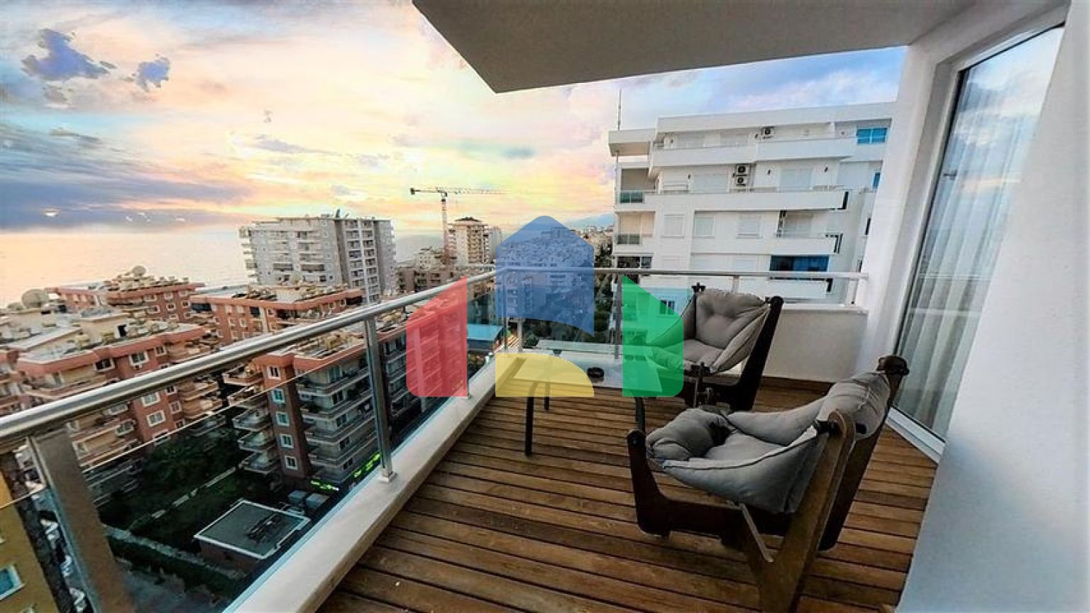 Шикарный пентхаус планировкой 3+1 в районе Махмутлар с видом на море