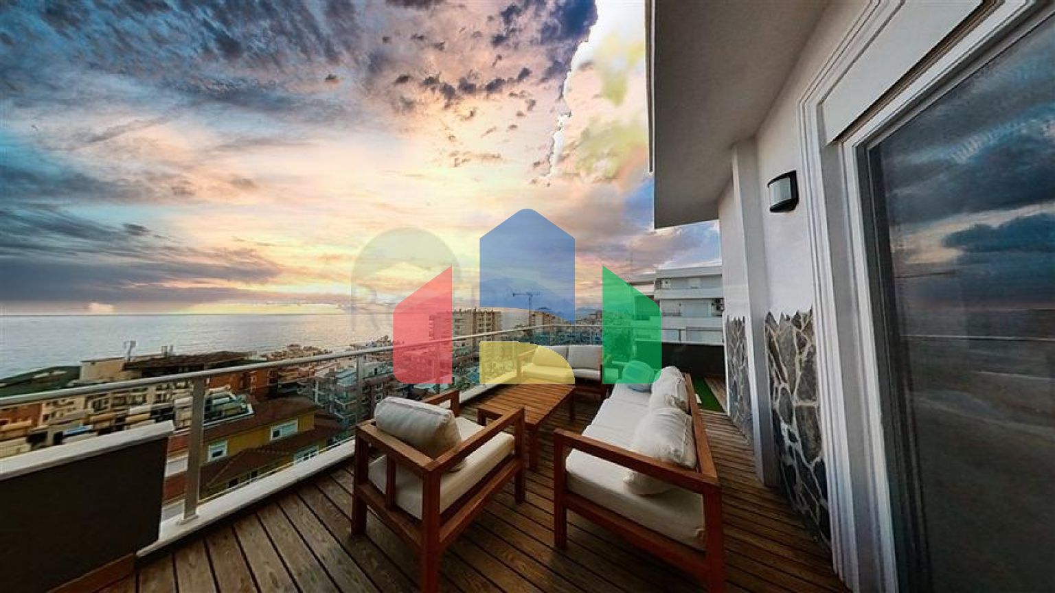 Шикарный пентхаус планировкой 3+1 в районе Махмутлар с видом на море