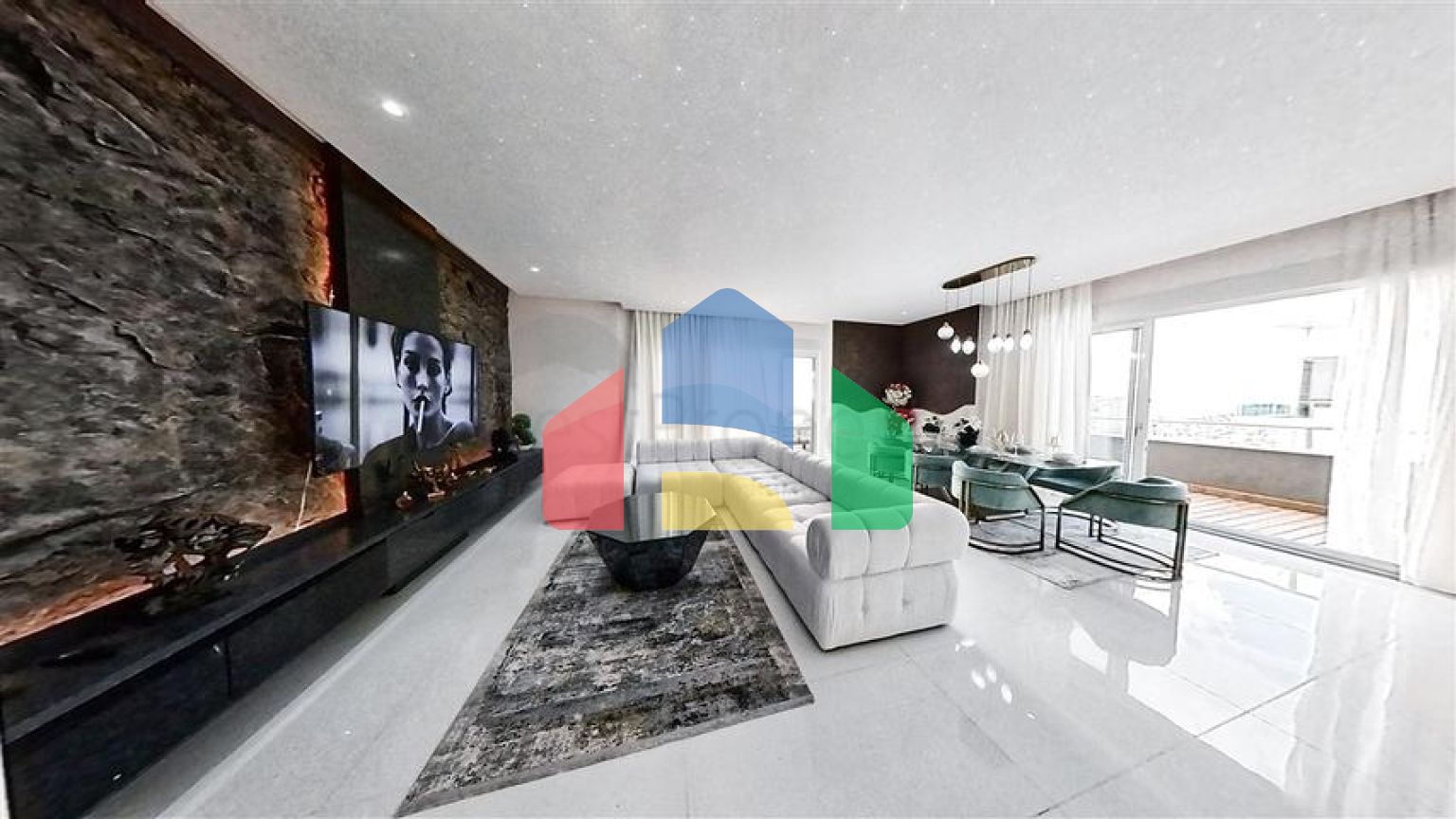 Шикарный пентхаус планировкой 3+1 в районе Махмутлар с видом на море