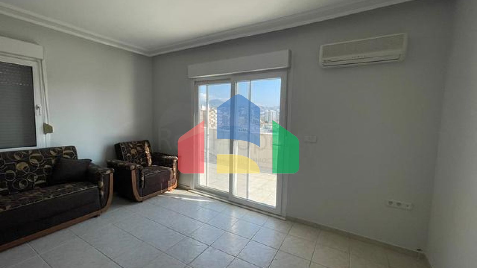 Пентхаус 4+1 в комплексе с минимальной инфраструктурой в районе Махмутлар