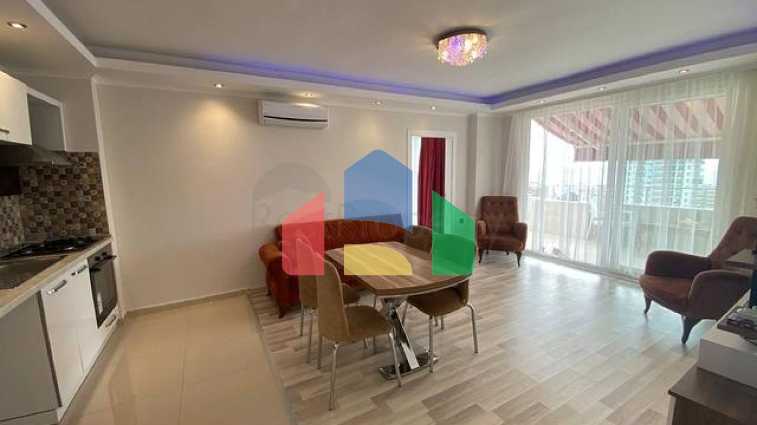 Квартира планировкой 2+1 в районе Махмутлар