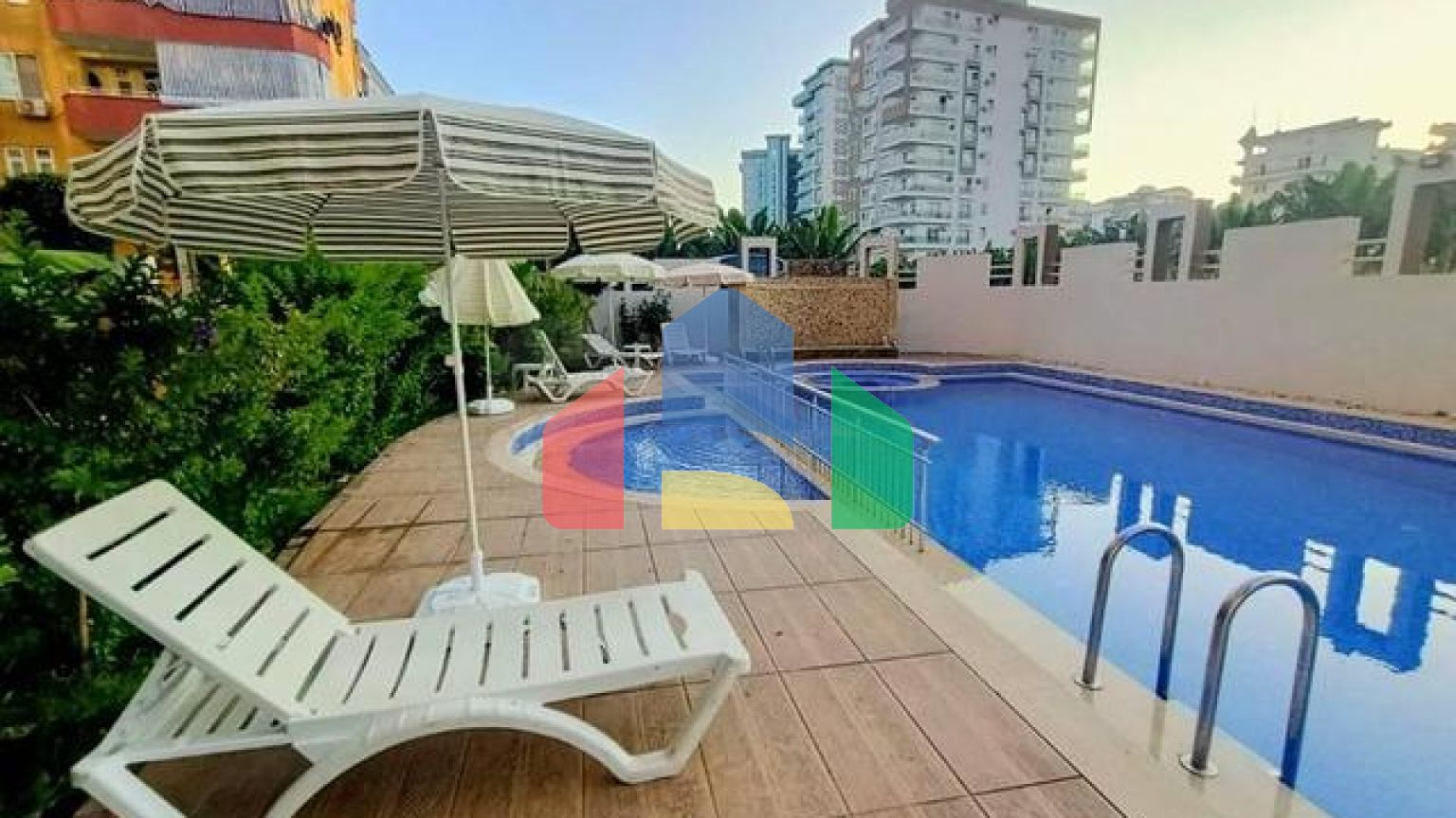 Квартира планировкой 2+1 в районе Махмутлар