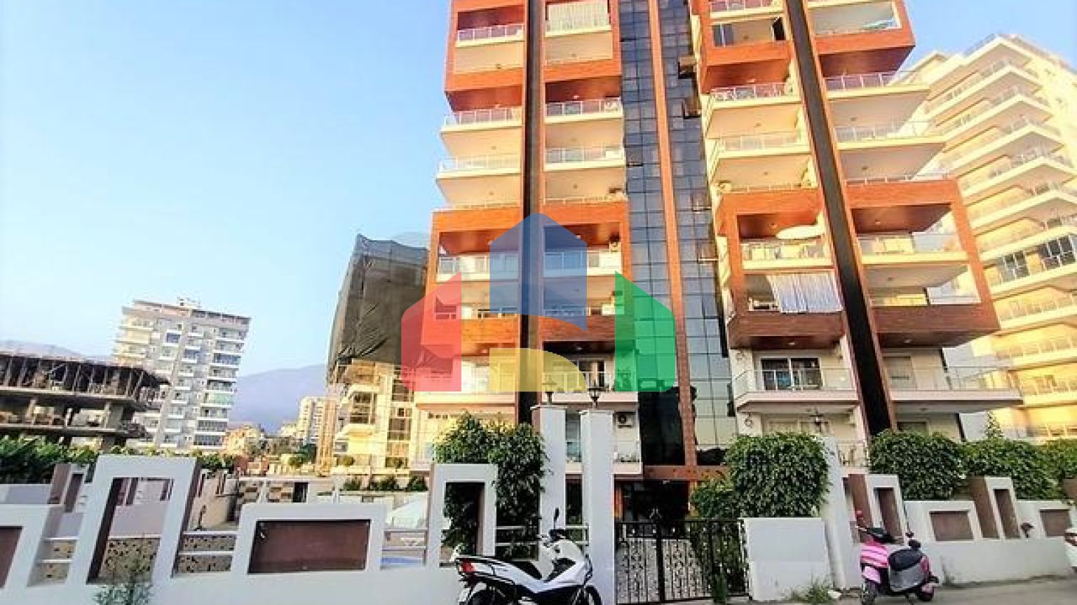 Квартира планировкой 2+1 в районе Махмутлар