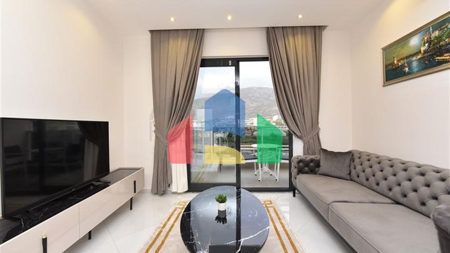 Двухкомнатная квартира с панорамным видом на горы