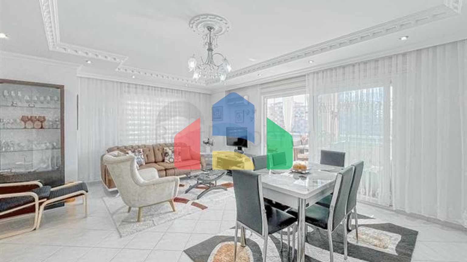 Квартира 2+1 свидом на море и горы в районе Махмутлар