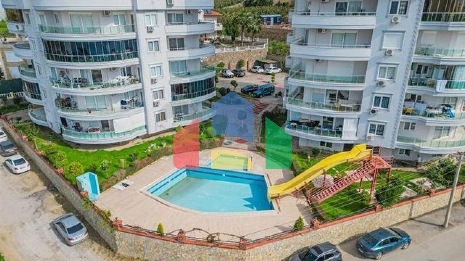 Квартира 2+1 свидом на море и горы в районе Махмутлар