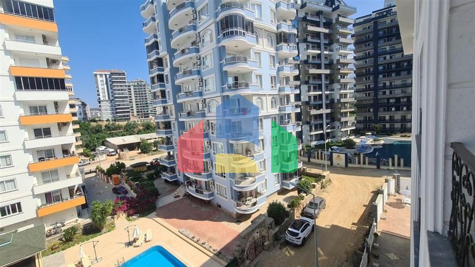 Новая двухкомнатная квартира в Махмутларе