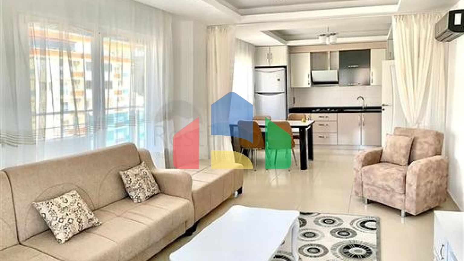 Двухкомнатная квартира в 550 м от моря