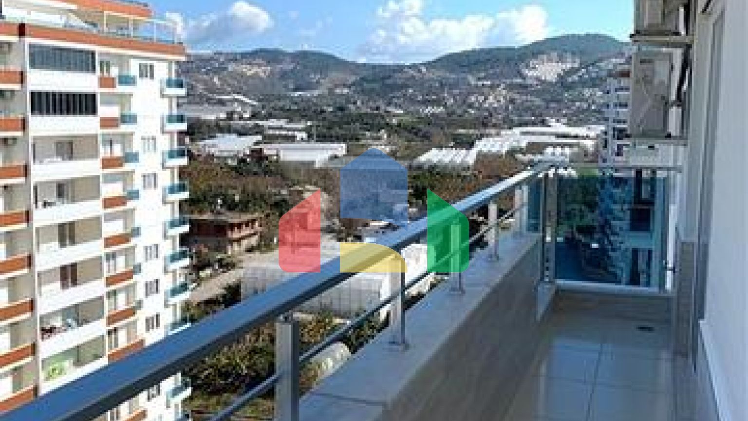 Двухкомнатная квартира в 550 м от моря