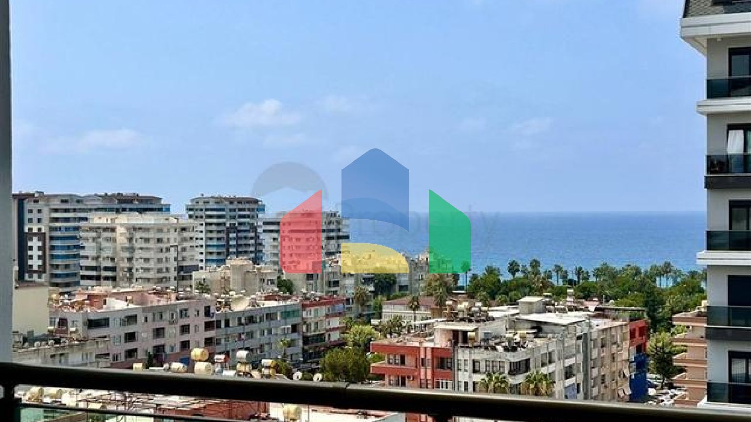 Сучасна квартира з морським видом в самому серці Махмутлара