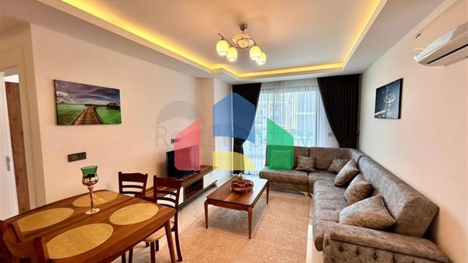 Сучасна квартира з морським видом в самому серці Махмутлара