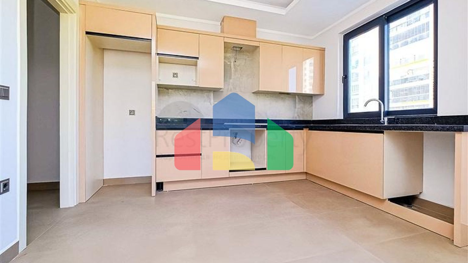 Современная квартира у моря в жилом комплексе премиум-класса