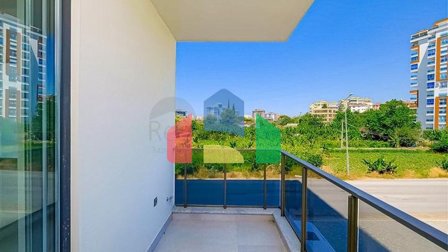 Современная квартира у моря в жилом комплексе премиум-класса