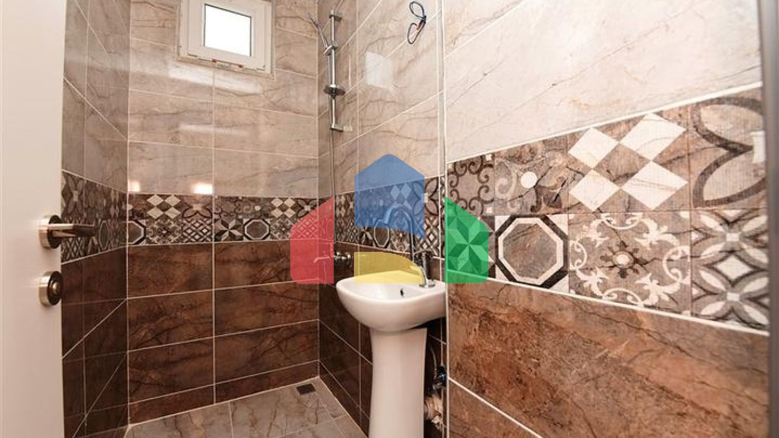 Пентхаус с видом на горы в районе Махмутлар