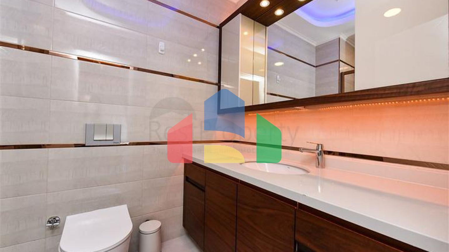 Розкішний пентхаус 4+1 у популярному районі Махмутлар