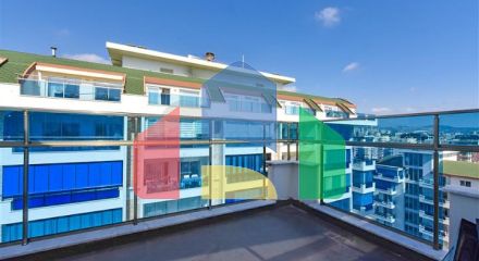 Розкішний пентхаус 4+1 у популярному районі Махмутлар