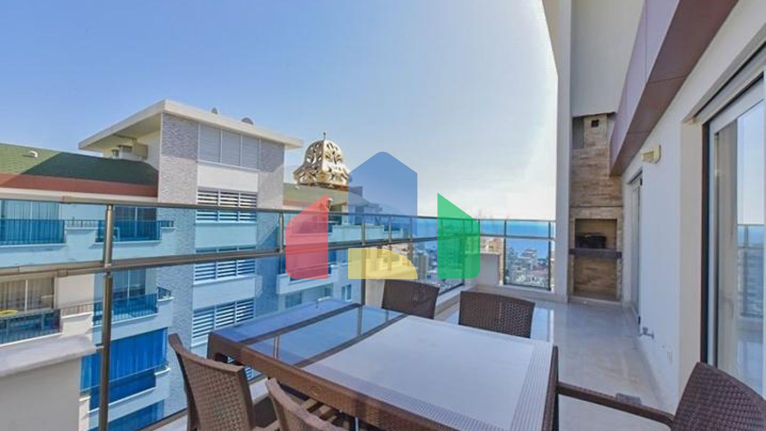 Розкішний пентхаус 4+1 у популярному районі Махмутлар