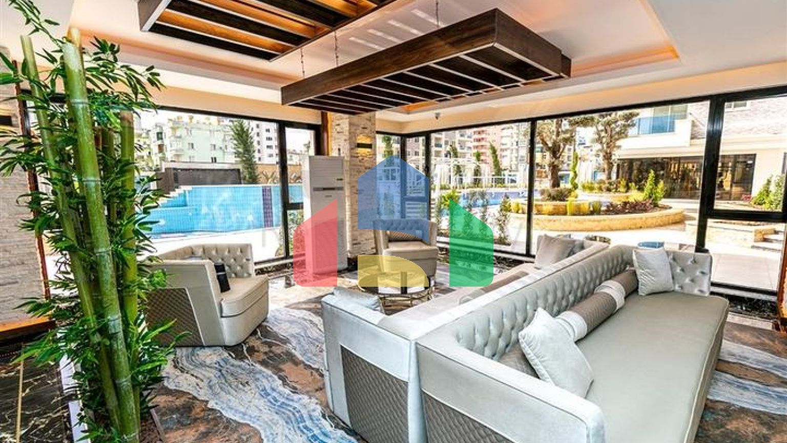 Розкішний пентхаус 4+1 у популярному районі Махмутлар