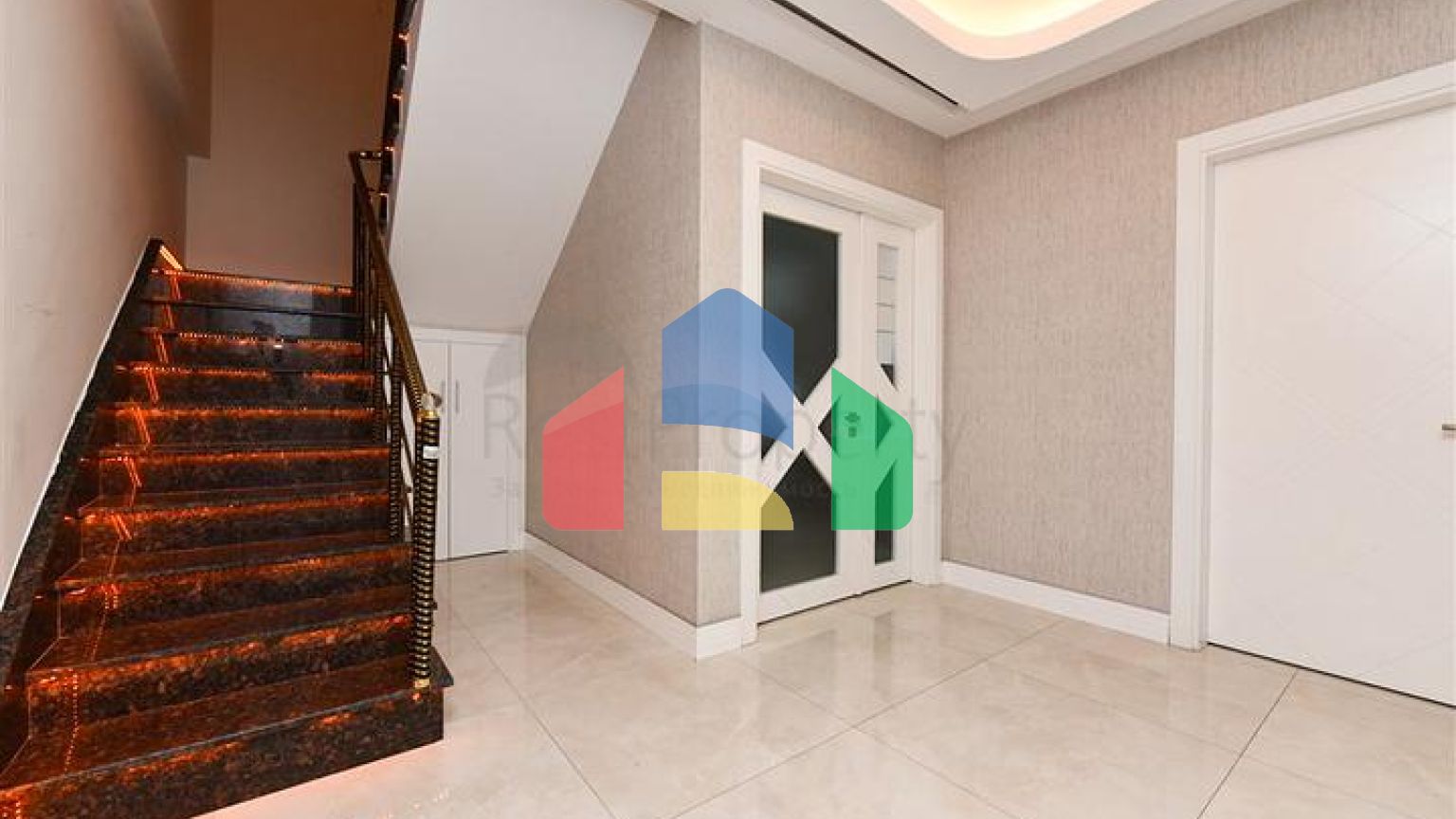 Розкішний пентхаус 4+1 у популярному районі Махмутлар