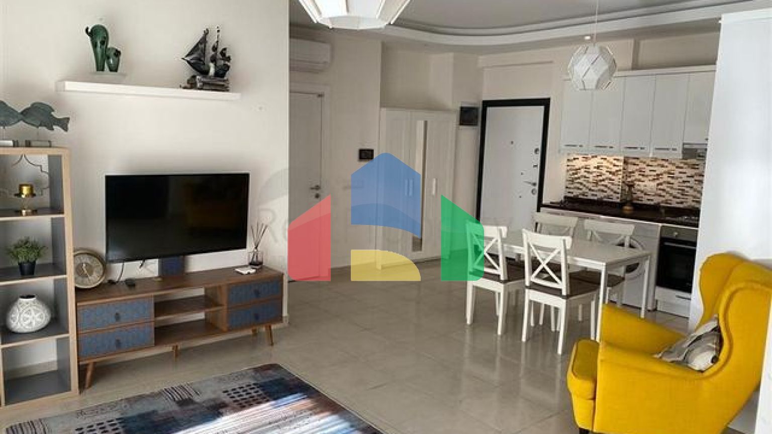 Меблированная квартира 1+1 в Махмутларе