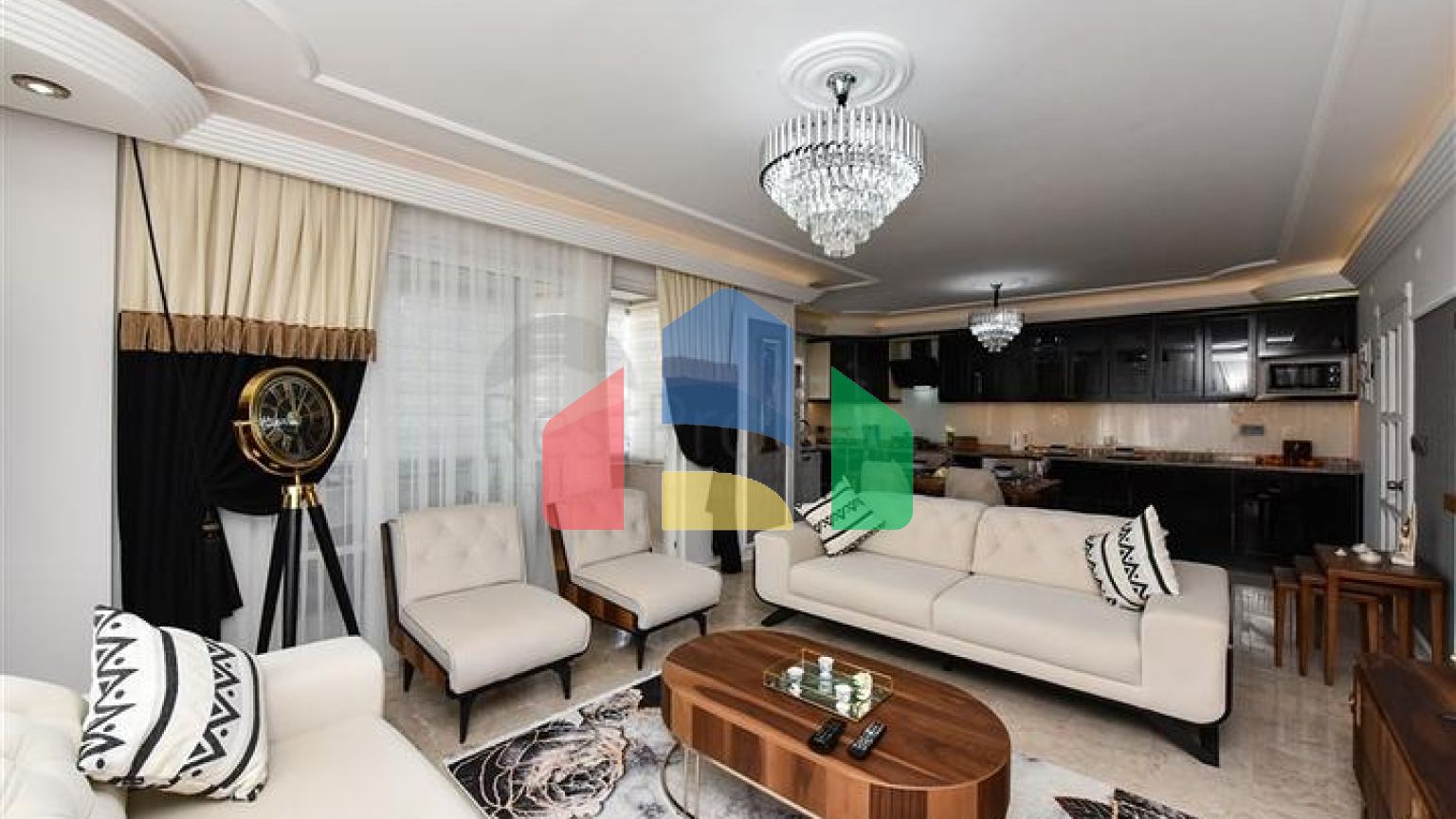 Трехкомнатная квартира в самом центре Махмутлара