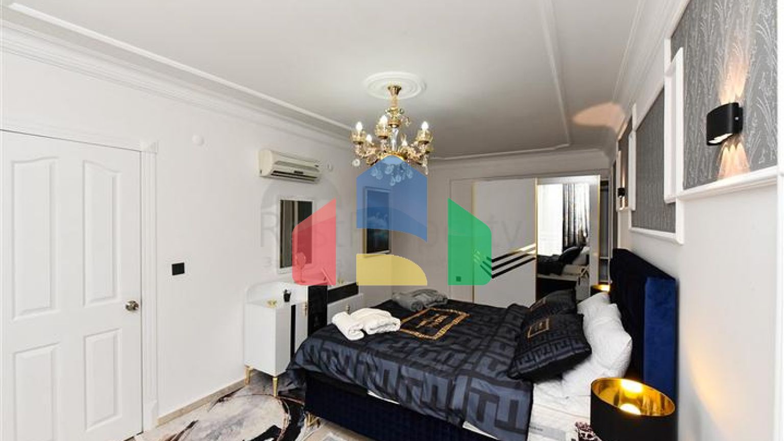 Трехкомнатная квартира в самом центре Махмутлара