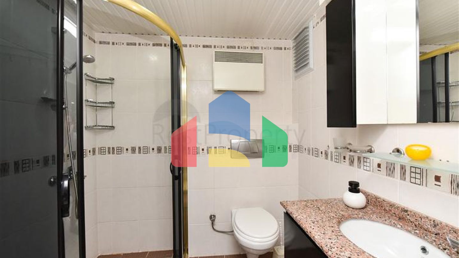 Трехкомнатная квартира в самом центре Махмутлара