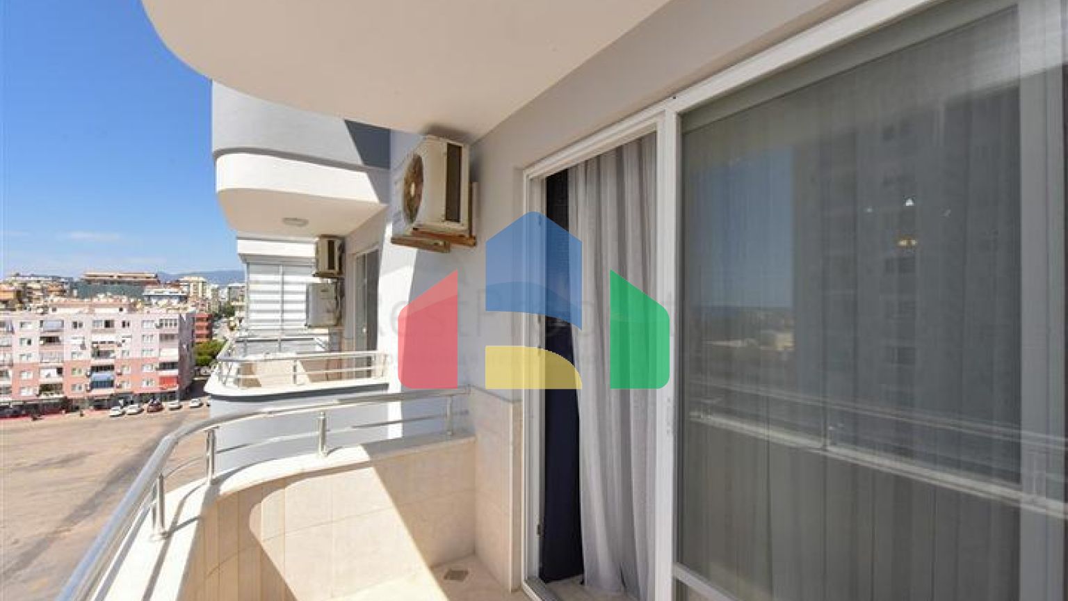 Трехкомнатная квартира в самом центре Махмутлара