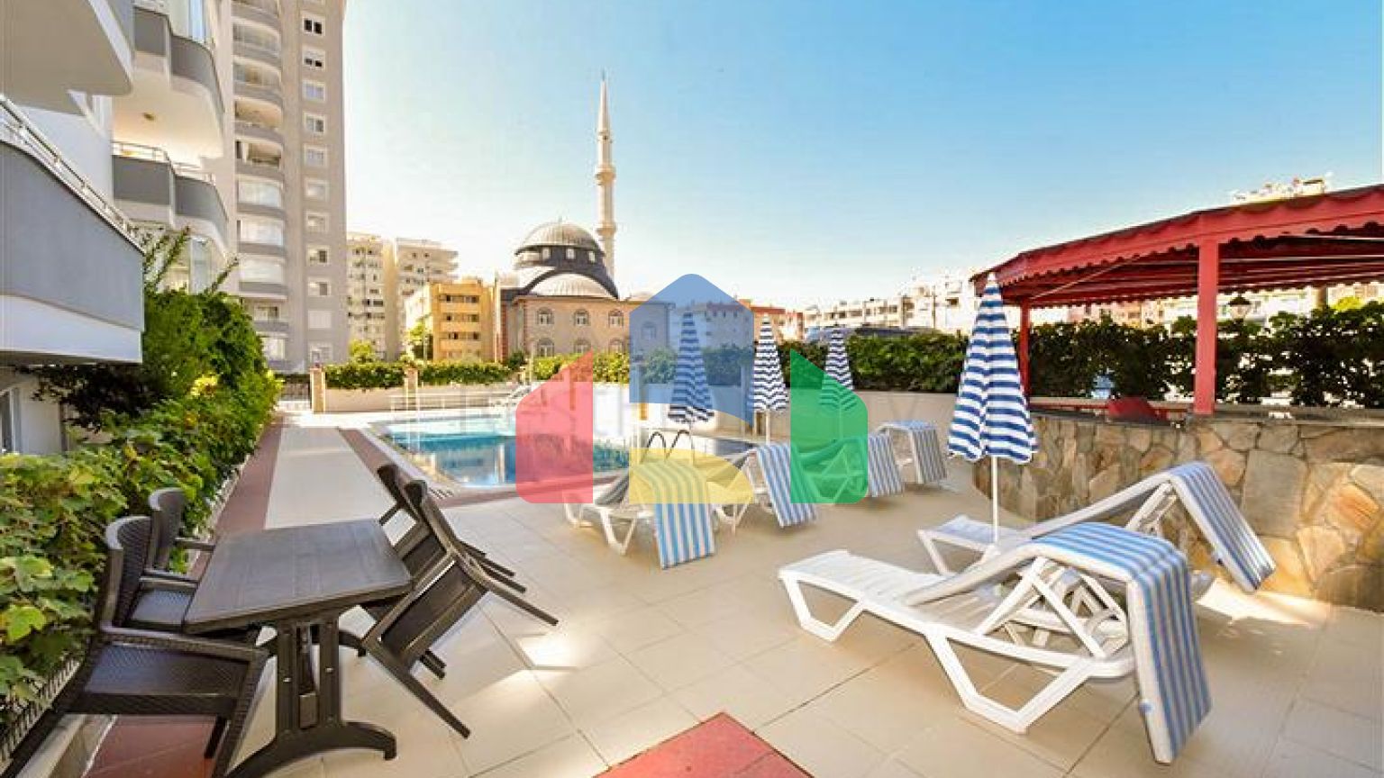 Трехкомнатная квартира в самом центре Махмутлара