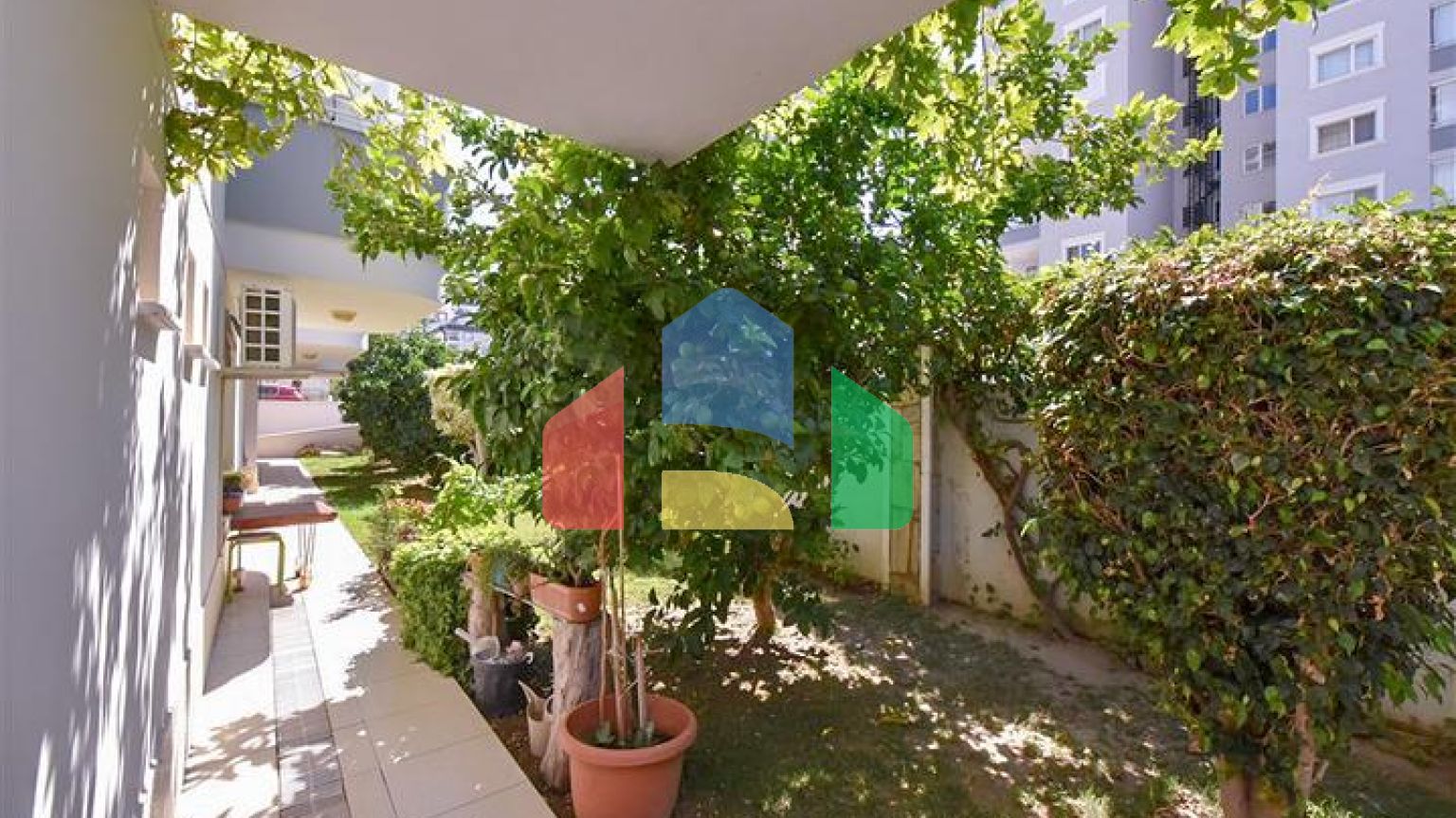 Трехкомнатная квартира в самом центре Махмутлара