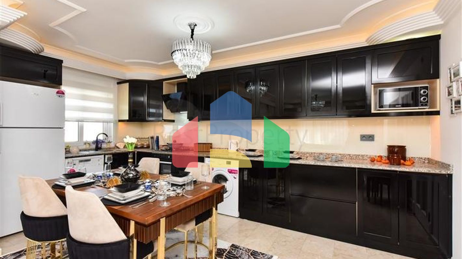 Трехкомнатная квартира в самом центре Махмутлара