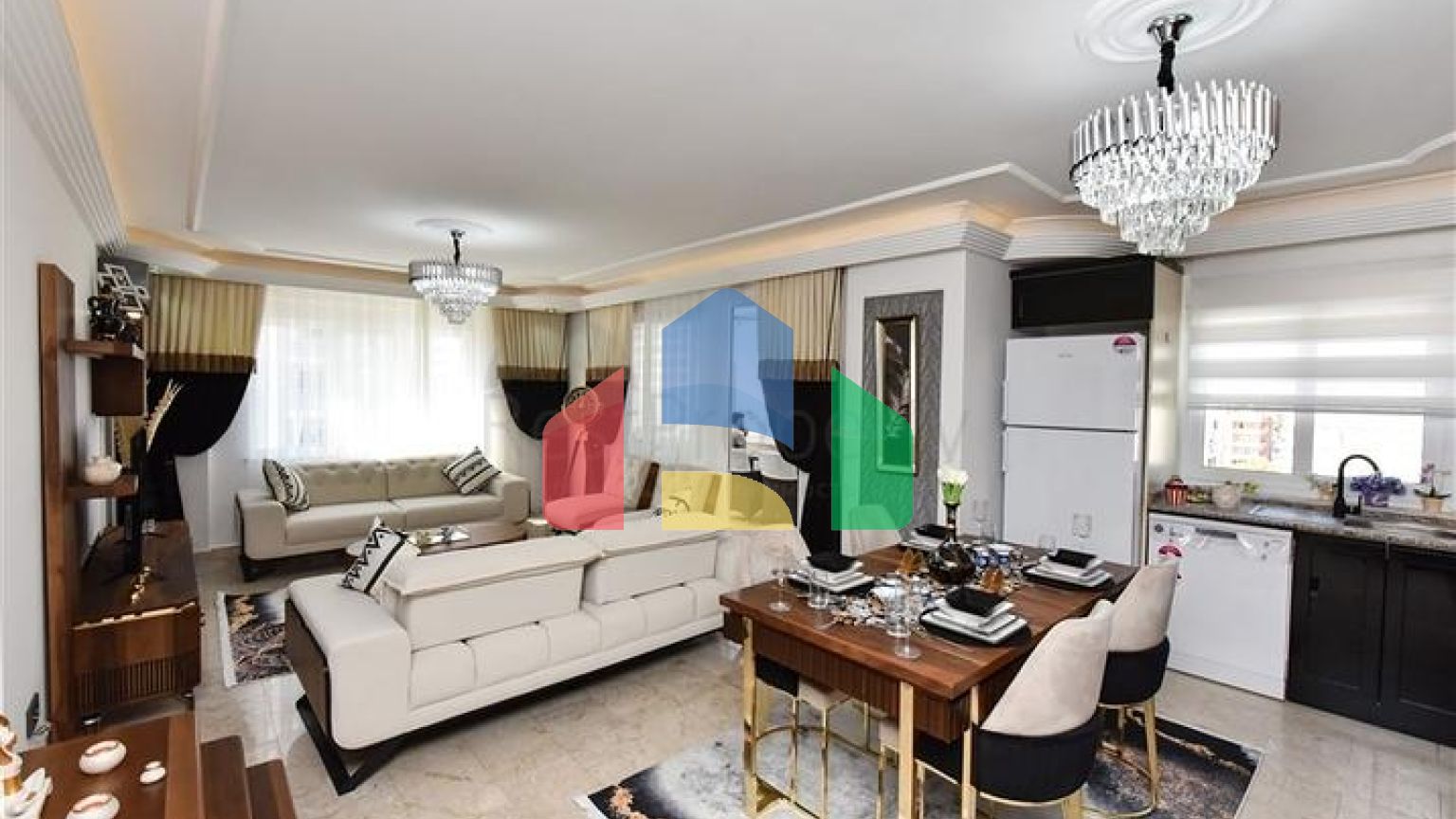 Трехкомнатная квартира в самом центре Махмутлара