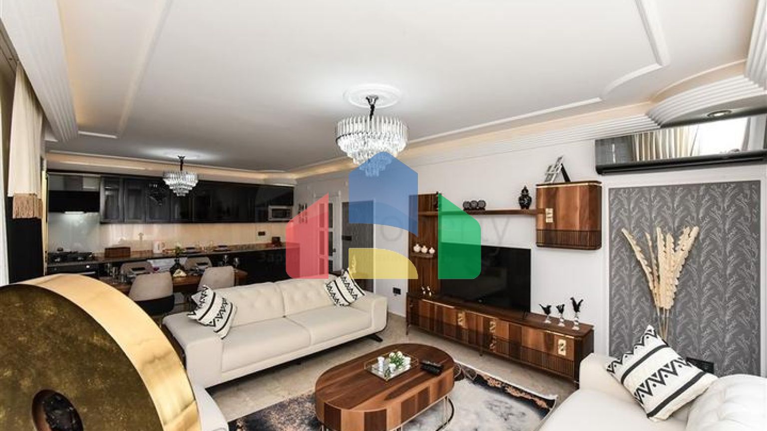 Трехкомнатная квартира в самом центре Махмутлара