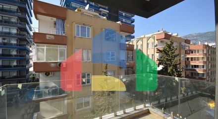 Квартира 1+1 в комплексе премиум класса на первой береговой линии в Махмутларе