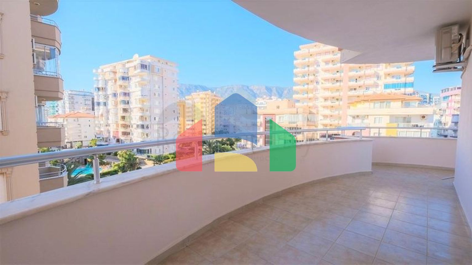 Квартира с большой площадью в Махмутларе