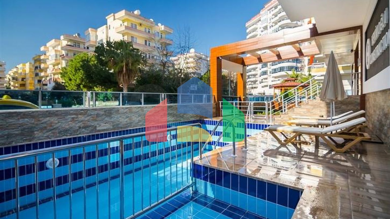 Просторий пентхаус в районі Махмутлар в 400 метрах від моря